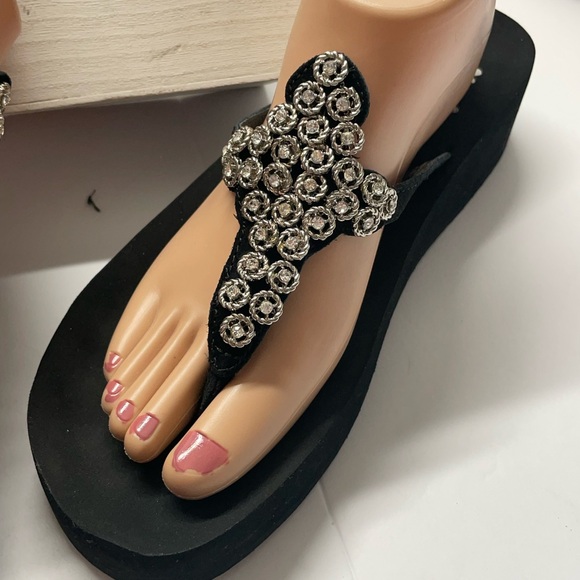 Elegant Black Rhinestone yellow box sandals - Picture 2 of 7